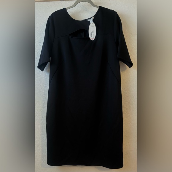 Black cut out dress in front - Picture 1 of 4